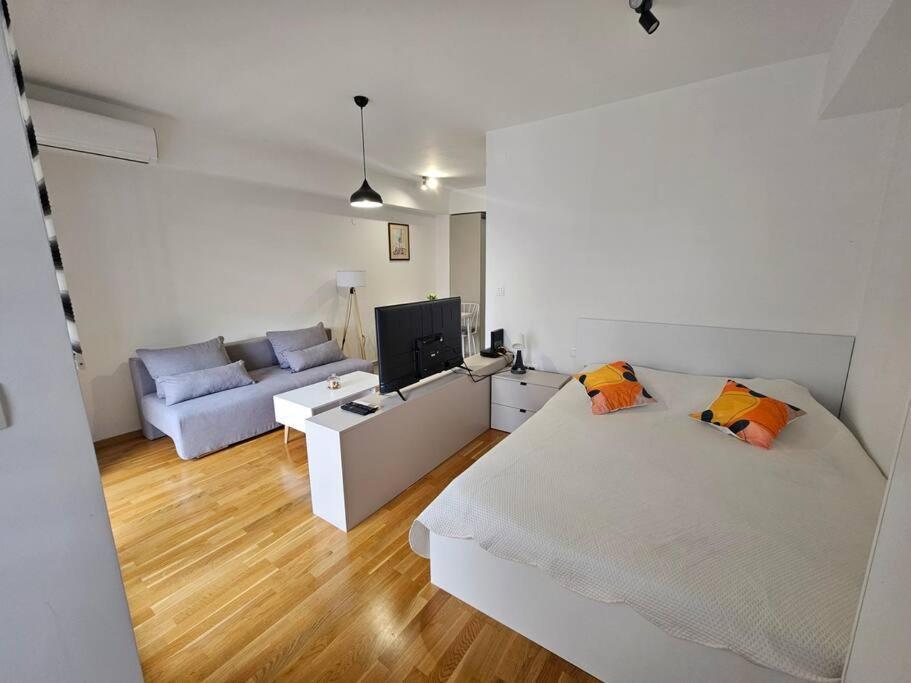 Milo Apartment Szkopje Kültér fotó
